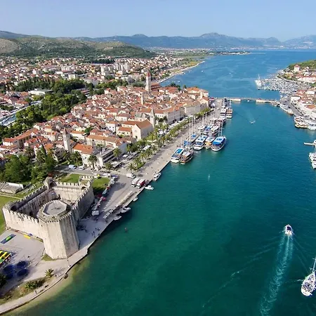 With A Parking Space - 22015 * Trogir